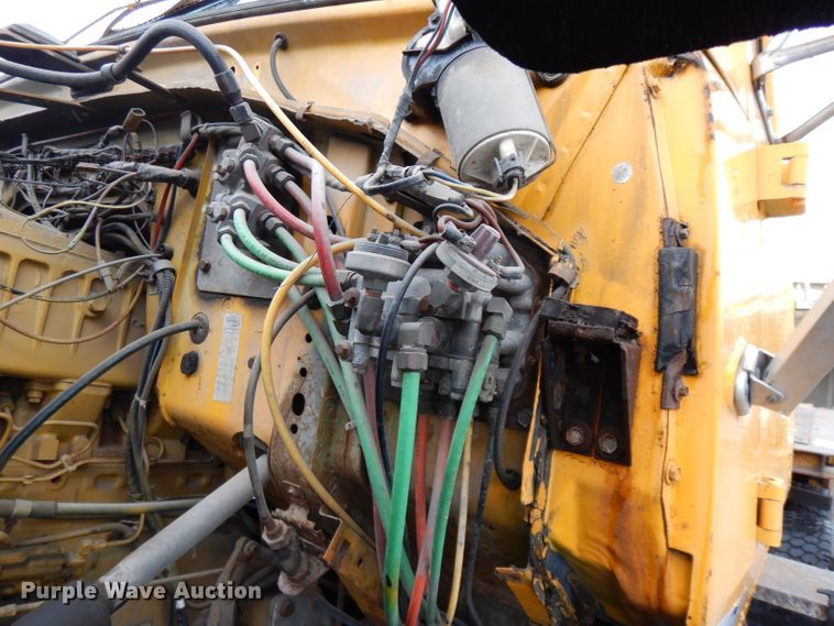 image for item DG6451 1985 Ford 9000 semi truck