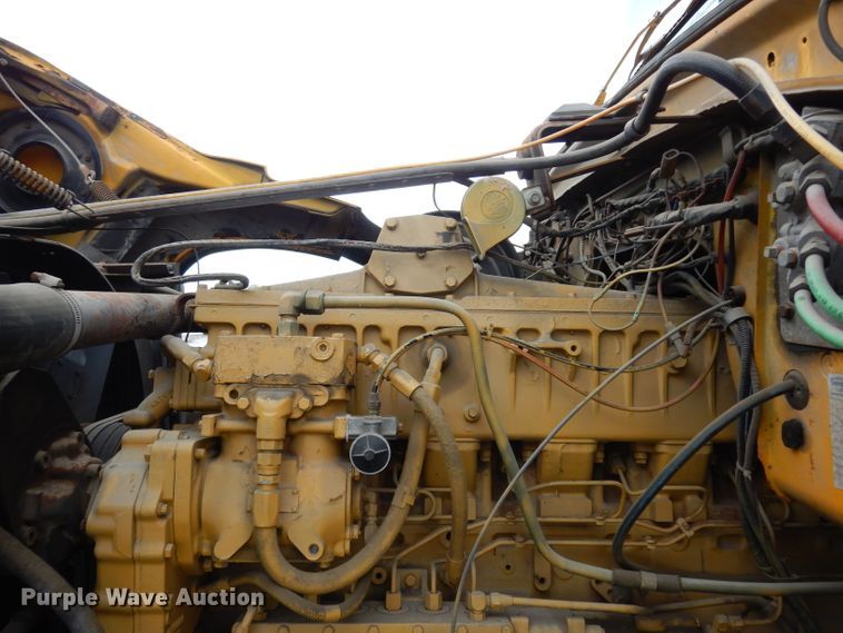 image for item DG6451 1985 Ford 9000 semi truck