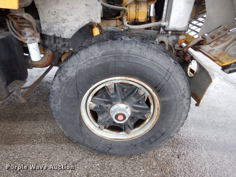 image for item DG6451 1985 Ford 9000 semi truck