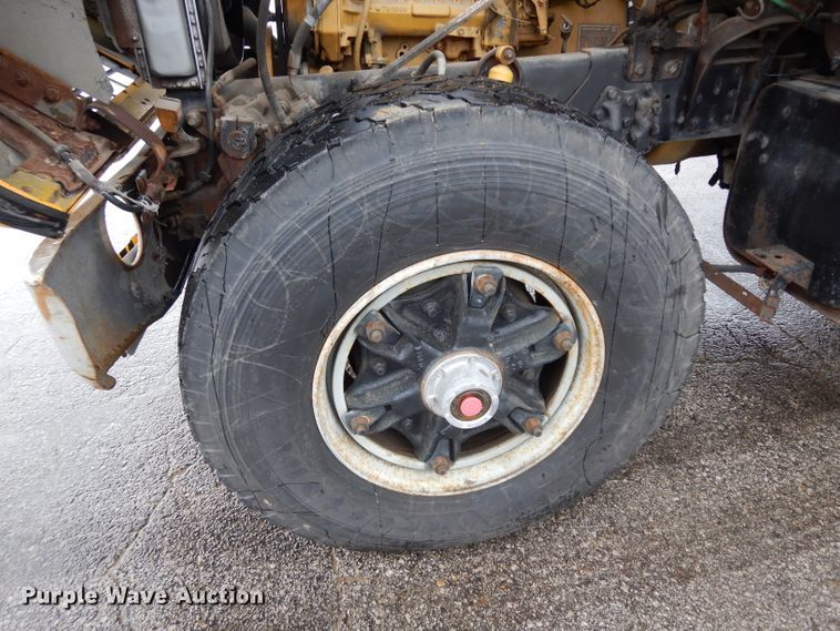 image for item DG6451 1985 Ford 9000 semi truck