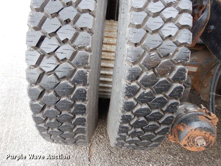 image for item DG6451 1985 Ford 9000 semi truck