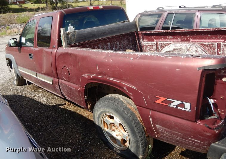 image for item DH2421 2003 Chevrolet Silverado 1500  Ext. Cab pickup truck