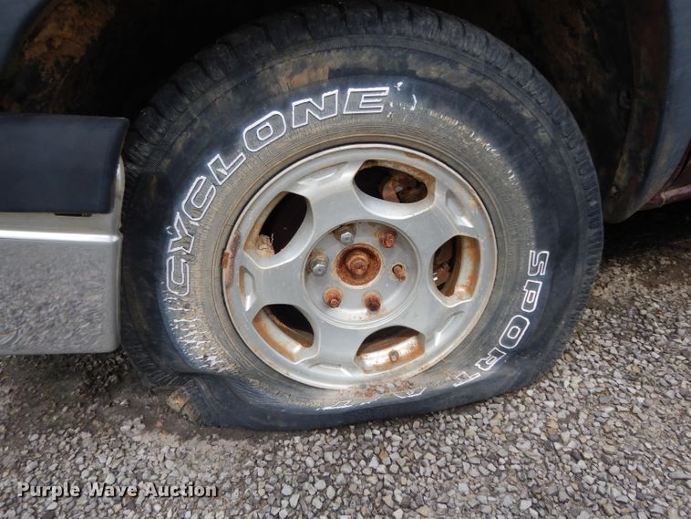 image for item DH2421 2003 Chevrolet Silverado 1500  Ext. Cab pickup truck