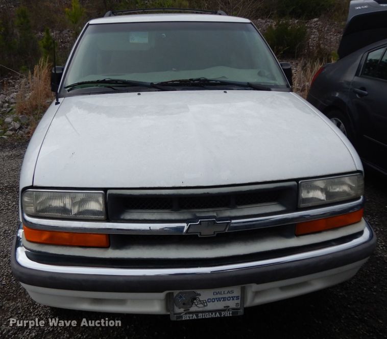 image for item DH2430 2001 Chevrolet Blazer  SUV
