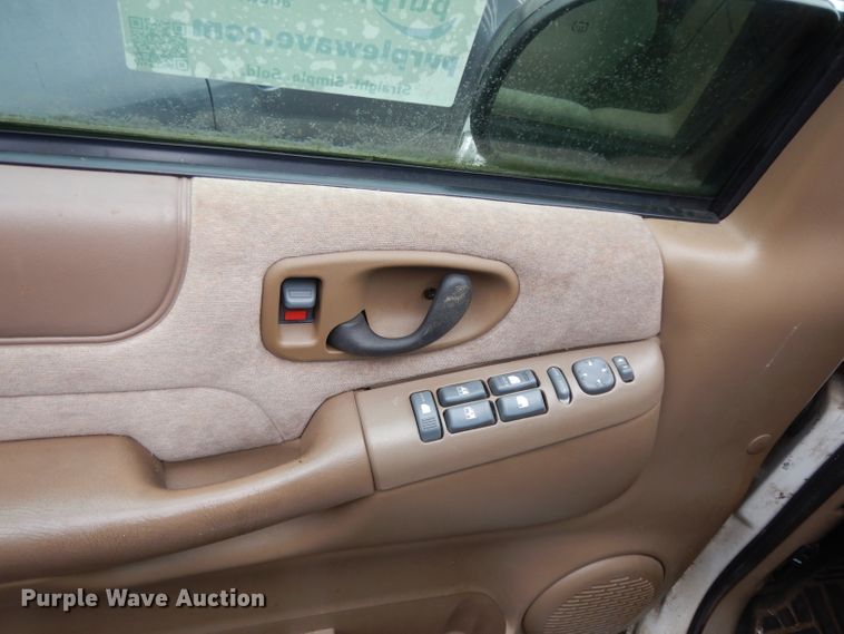 image for item DH2430 2001 Chevrolet Blazer  SUV