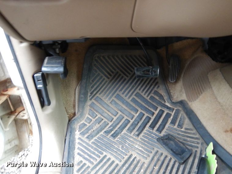 image for item DH2430 2001 Chevrolet Blazer  SUV