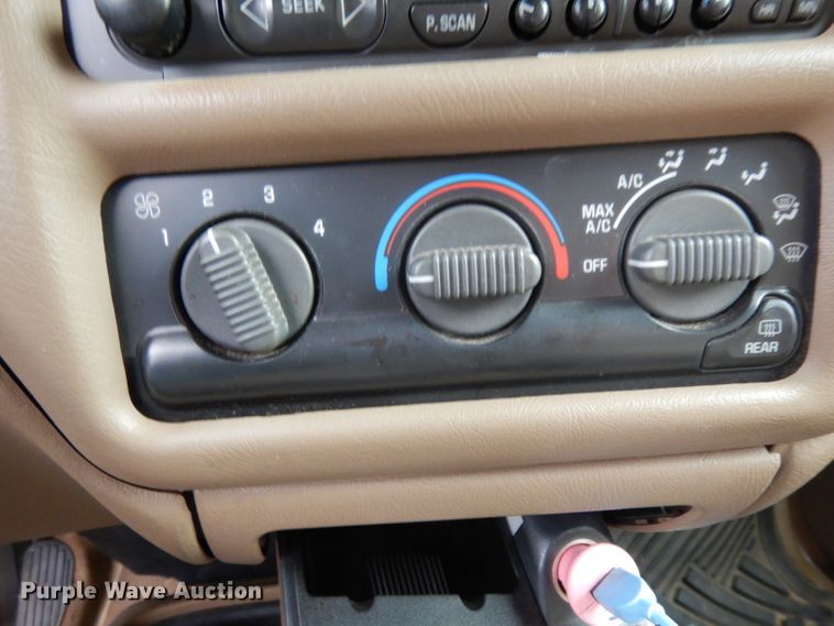 image for item DH2430 2001 Chevrolet Blazer  SUV