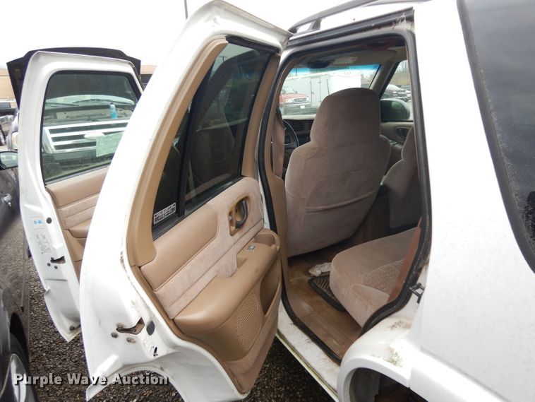 image for item DH2430 2001 Chevrolet Blazer  SUV