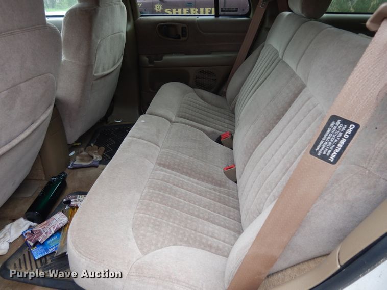 image for item DH2430 2001 Chevrolet Blazer  SUV