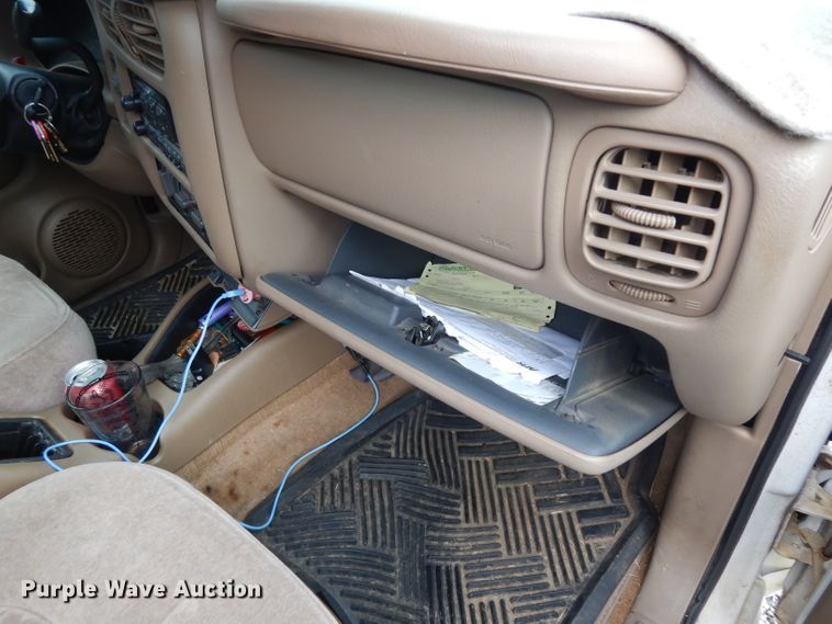 image for item DH2430 2001 Chevrolet Blazer  SUV