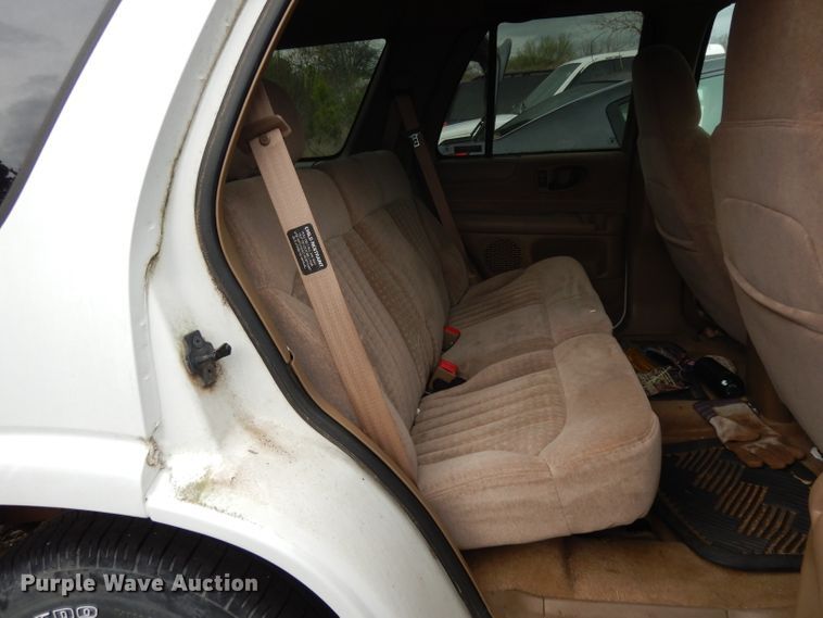 image for item DH2430 2001 Chevrolet Blazer  SUV