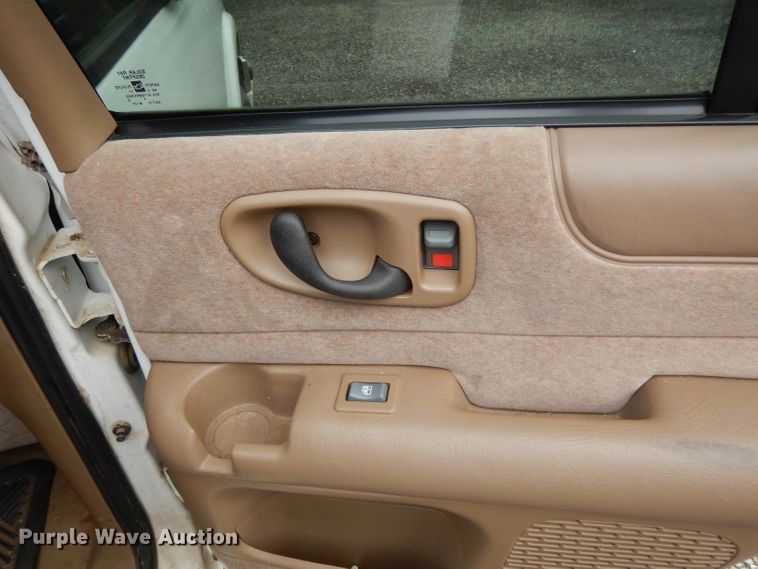 image for item DH2430 2001 Chevrolet Blazer  SUV