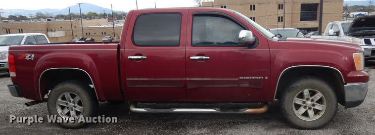 image for item DH2431 2007 GMC Sierra 1500  Z71 Crew Cab pickup truck