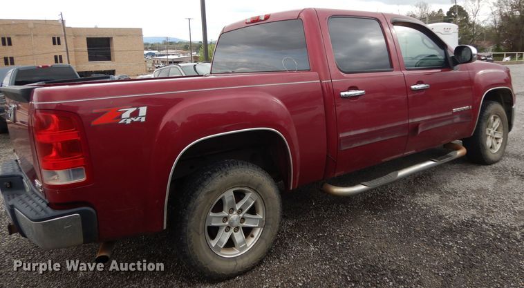 image for item DH2431 2007 GMC Sierra 1500  Z71 Crew Cab pickup truck