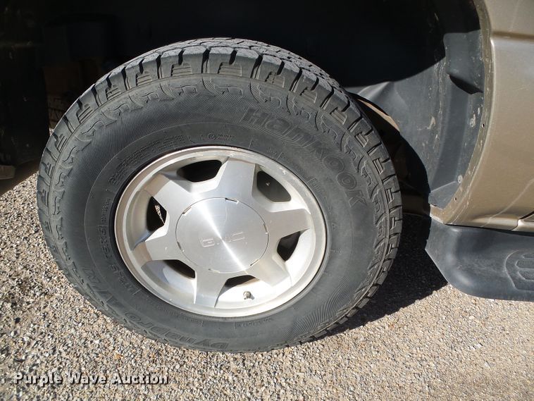 image for item DH4871 2006 GMC Yukon XL SUV