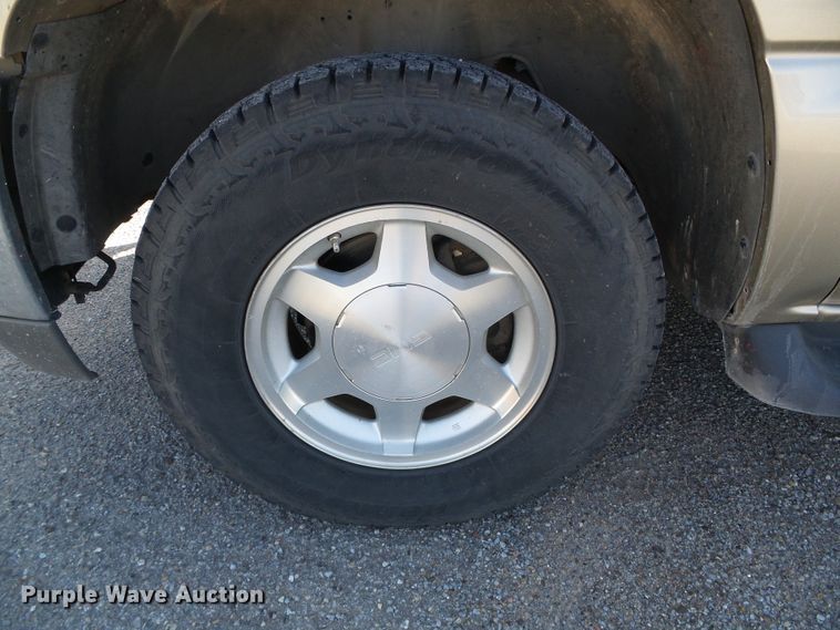 image for item DH4871 2006 GMC Yukon XL SUV