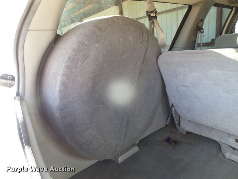 image for item DH4872 2002 Ford Excursion XLT SUV