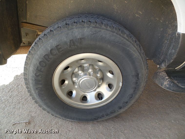 image for item DH4872 2002 Ford Excursion XLT SUV