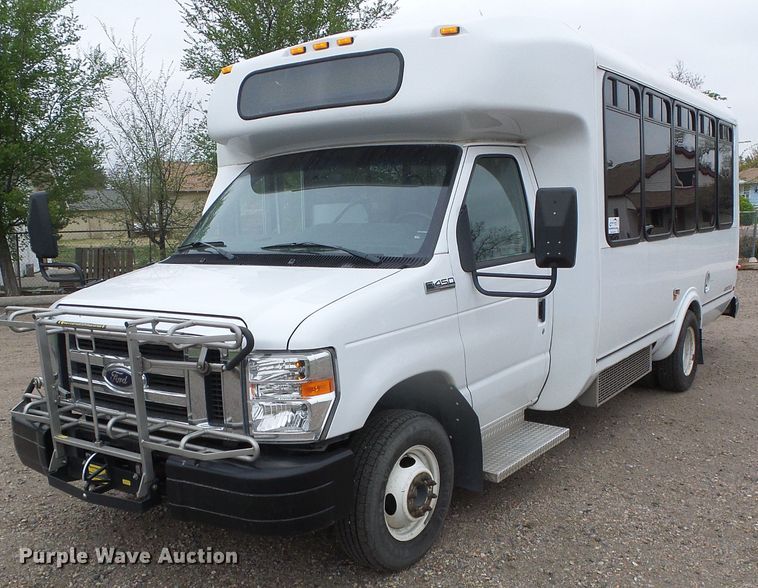 image for item DH4883 2012 Ford E450 Super Duty shuttle bus