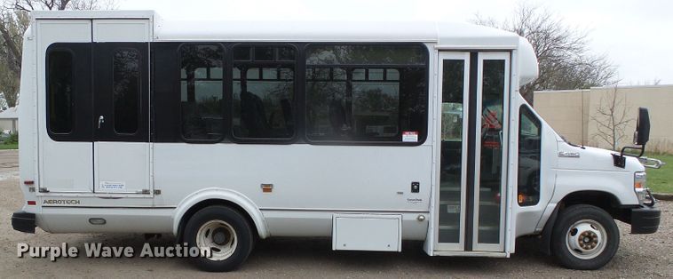 image for item DH4883 2012 Ford E450 Super Duty shuttle bus