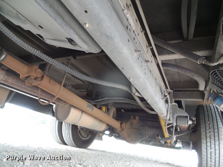 image for item DH4883 2012 Ford E450 Super Duty shuttle bus