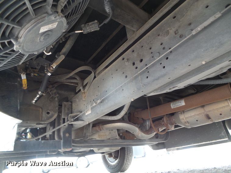 image for item DH4883 2012 Ford E450 Super Duty shuttle bus