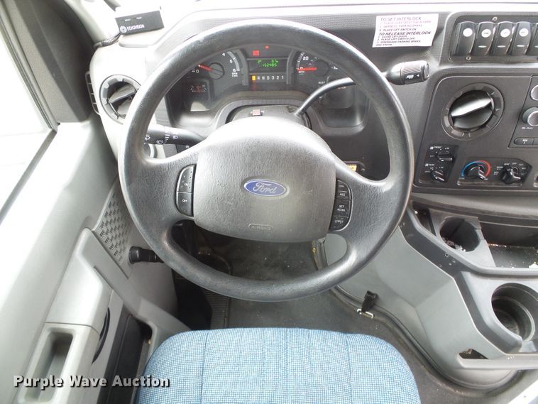 image for item DH4883 2012 Ford E450 Super Duty shuttle bus