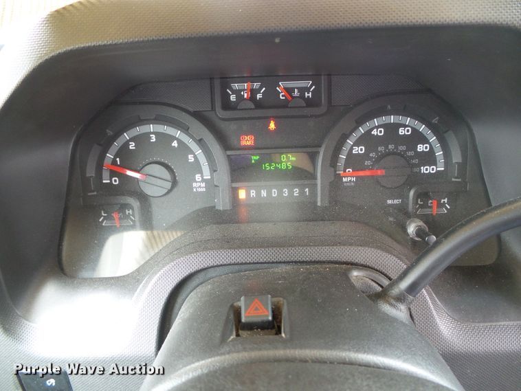 image for item DH4883 2012 Ford E450 Super Duty shuttle bus