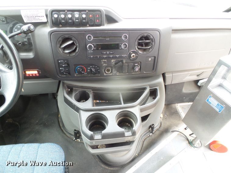 image for item DH4883 2012 Ford E450 Super Duty shuttle bus