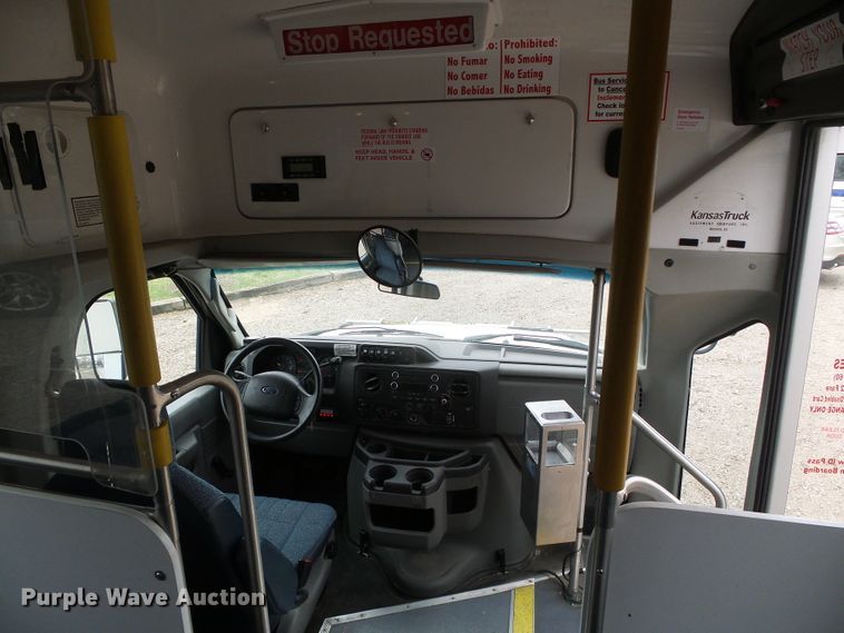 image for item DH4883 2012 Ford E450 Super Duty shuttle bus