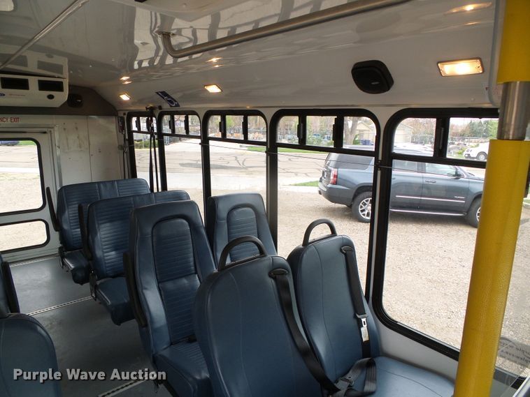 image for item DH4883 2012 Ford E450 Super Duty shuttle bus