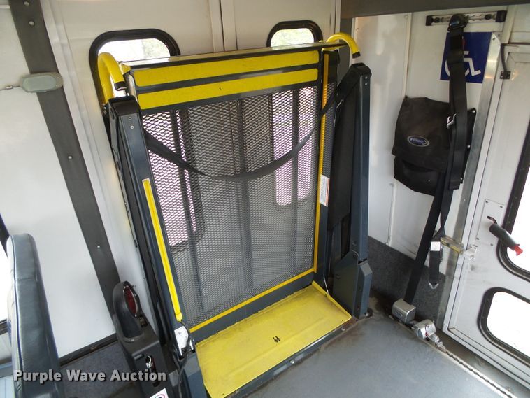 image for item DH4883 2012 Ford E450 Super Duty shuttle bus