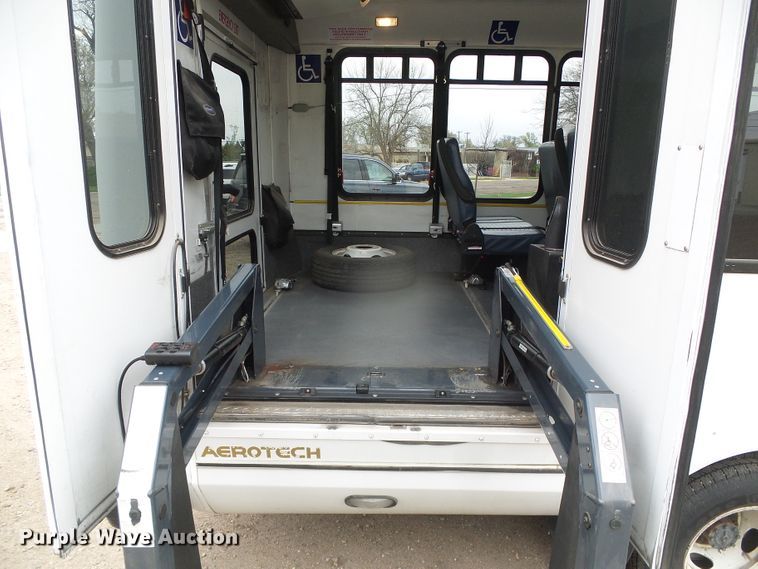 image for item DH4883 2012 Ford E450 Super Duty shuttle bus