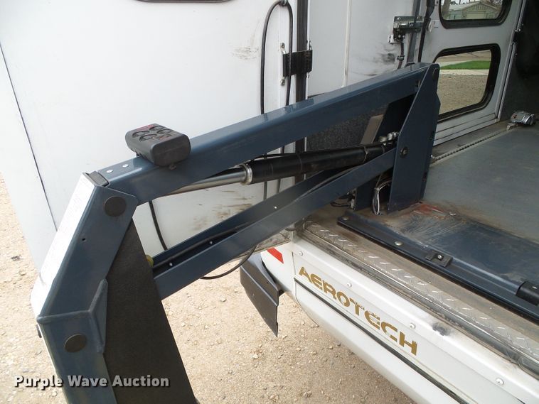 image for item DH4883 2012 Ford E450 Super Duty shuttle bus