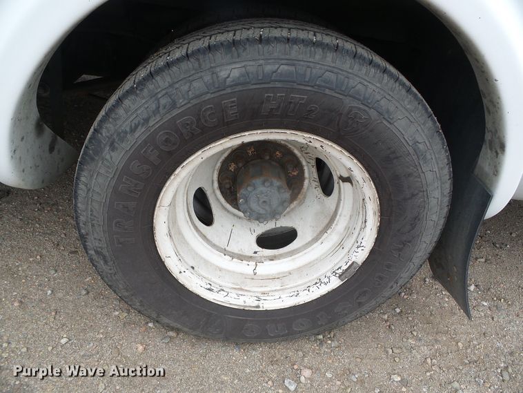 image for item DH4883 2012 Ford E450 Super Duty shuttle bus