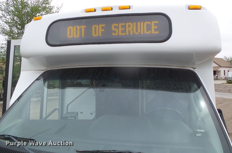 image for item DH4883 2012 Ford E450 Super Duty shuttle bus