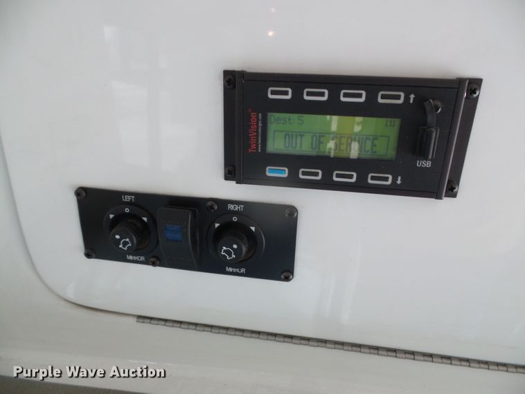 image for item DH4883 2012 Ford E450 Super Duty shuttle bus