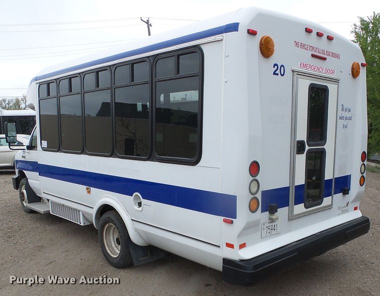 image for item DH4884 2010 Ford E450 Super Duty shuttle bus