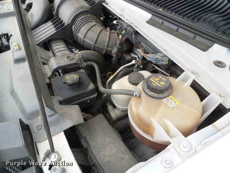 image for item DH4884 2010 Ford E450 Super Duty shuttle bus