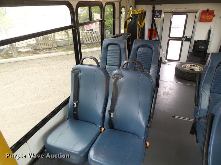 image for item DH4884 2010 Ford E450 Super Duty shuttle bus