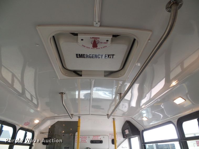 image for item DH4884 2010 Ford E450 Super Duty shuttle bus