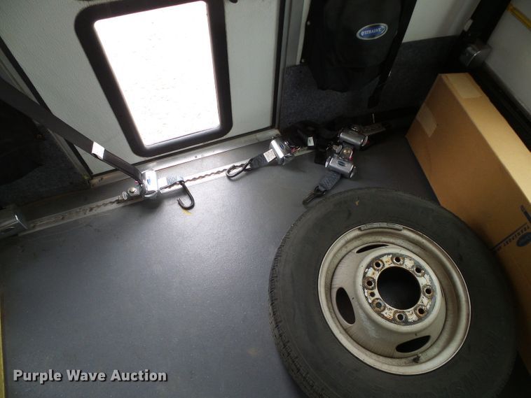 image for item DH4884 2010 Ford E450 Super Duty shuttle bus