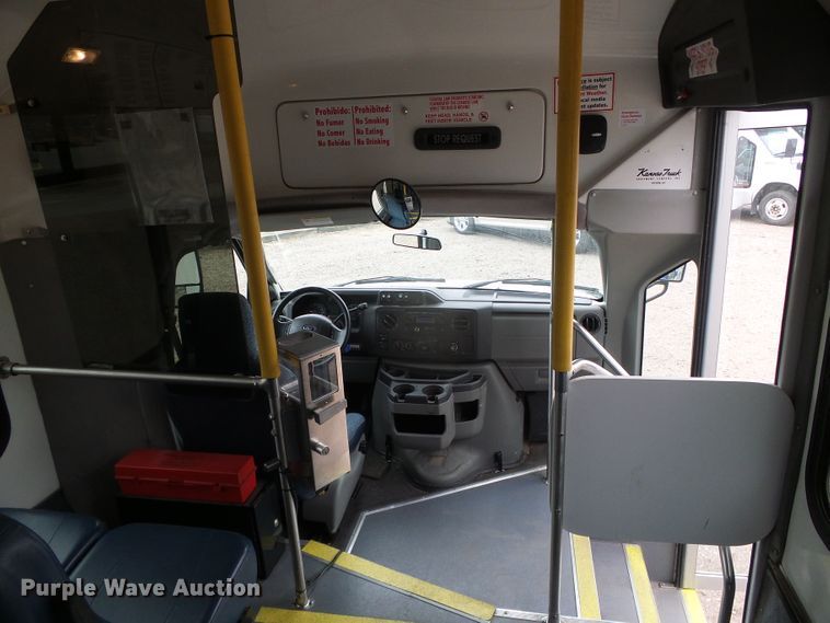 image for item DH4884 2010 Ford E450 Super Duty shuttle bus