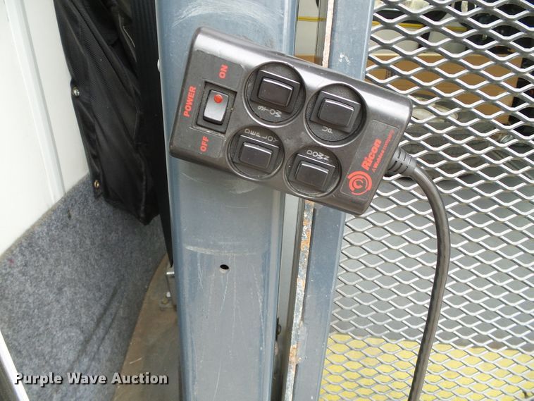 image for item DH4884 2010 Ford E450 Super Duty shuttle bus