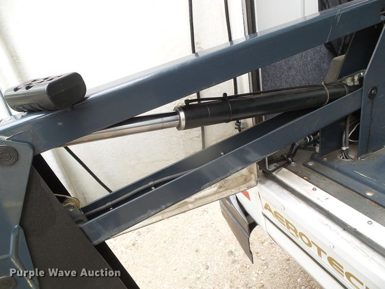 image for item DH4884 2010 Ford E450 Super Duty shuttle bus