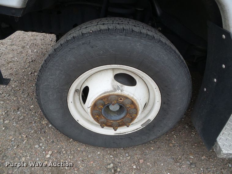 image for item DH4884 2010 Ford E450 Super Duty shuttle bus