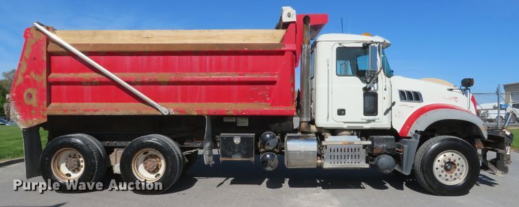 image for item DI2139 2011 Mack GU713 dump truck