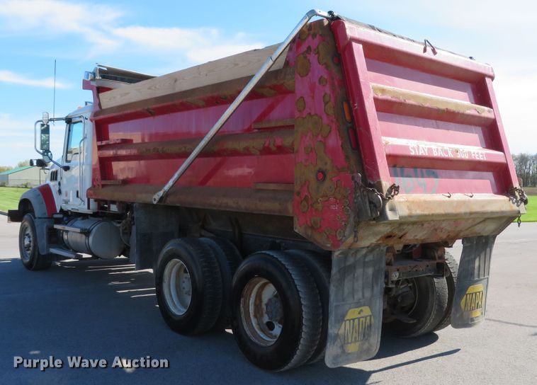 image for item DI2139 2011 Mack GU713 dump truck