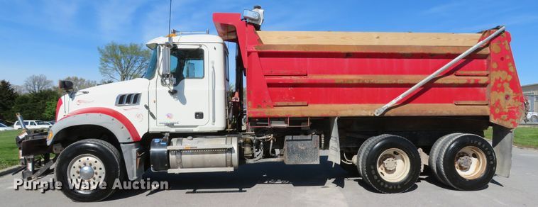 image for item DI2139 2011 Mack GU713 dump truck