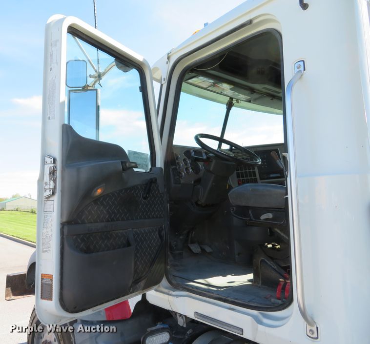 image for item DI2139 2011 Mack GU713 dump truck